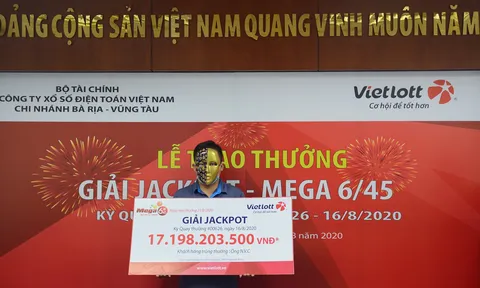 Mua vé số kỷ niệm chuyến du lịch, bất ngờ thành tỷ phú Vietlott